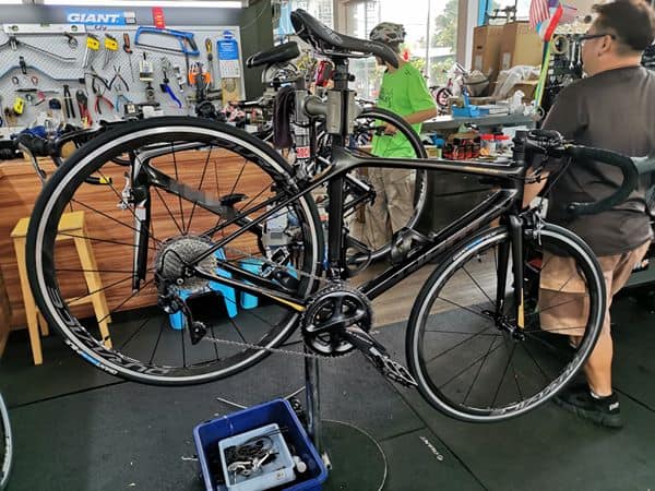 Shimano Dura-Ace R9100 clinchers installed on my bike at Giant Bicycles Malaysia