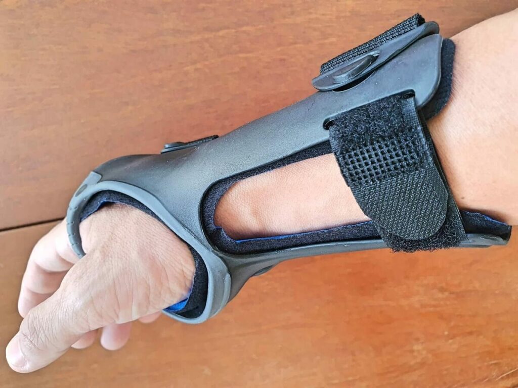 An Ossur Exoform Carpal Tunnel Wrist brace I received in 